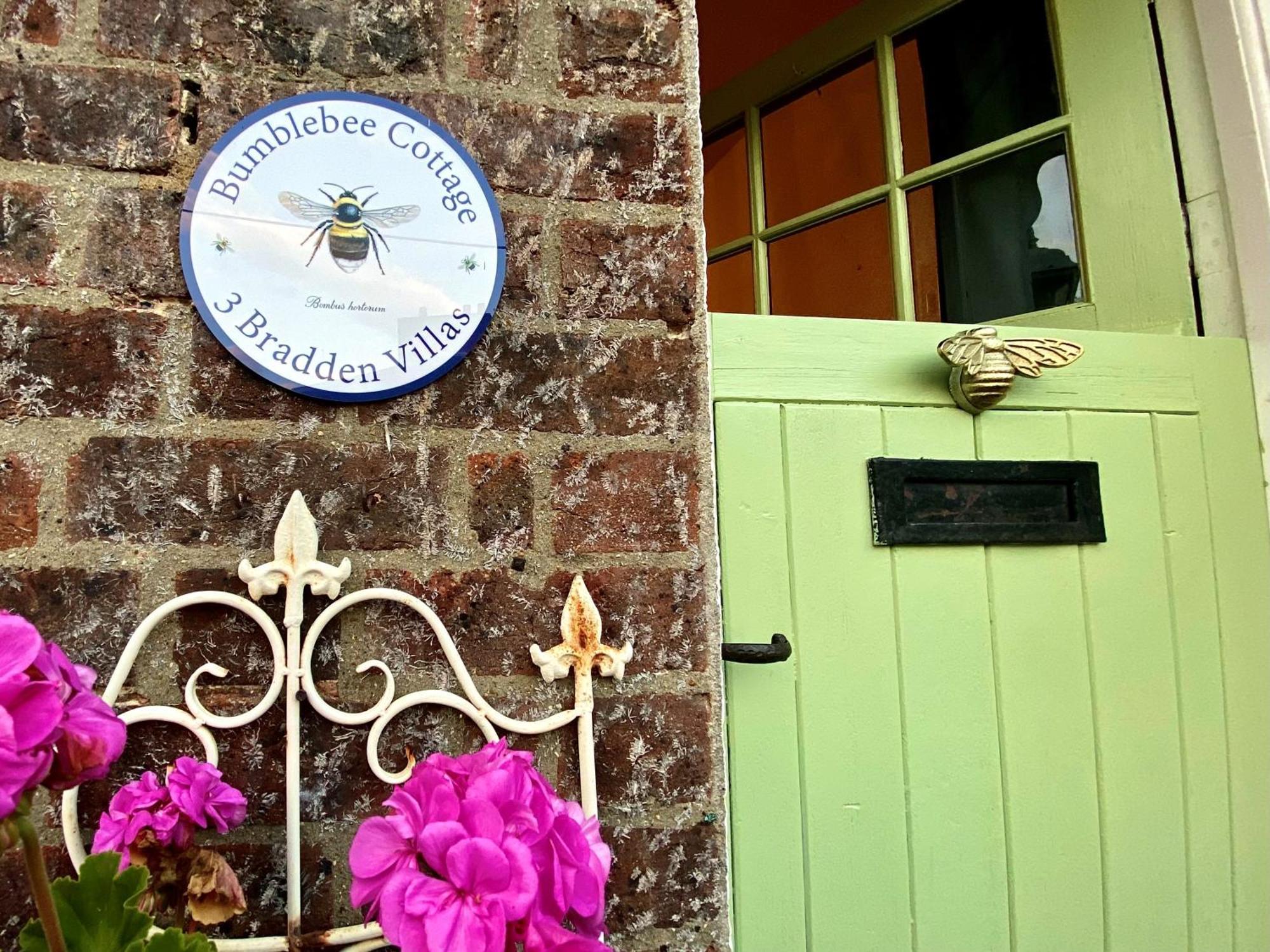 Bumblebee Cottage - Cosy Cottage In Area Of Outstanding Natural Beauty Хемел-Хемпстед Экстерьер фото